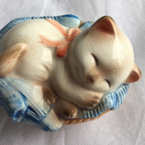 2/$20 Kitten Sleeping In A Basket Avon Collectible 1984 - Picture 4 of 8